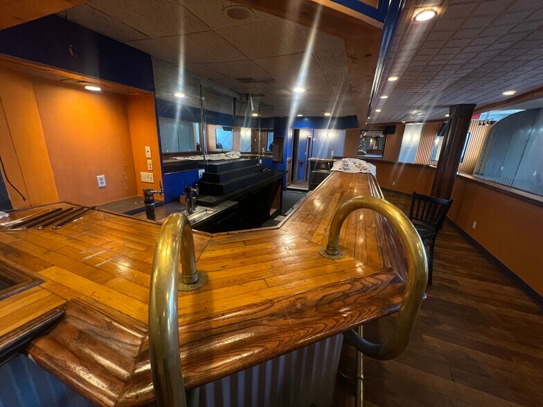 More Photos Of 5299 E 38th St, Indianapolis General Retail For Sale