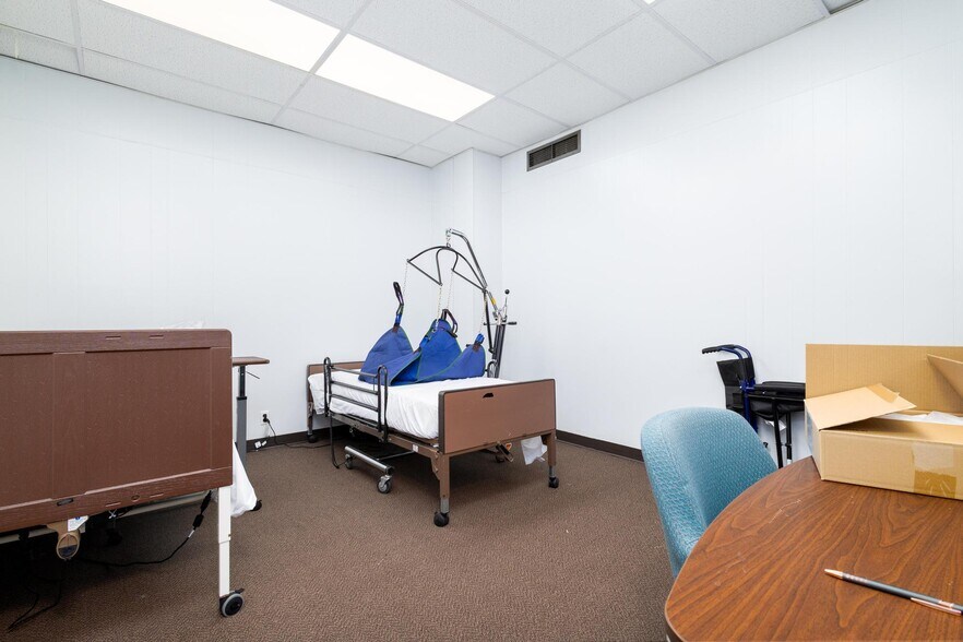 More Photos Of 630 Market St, Steubenville Office For Sale