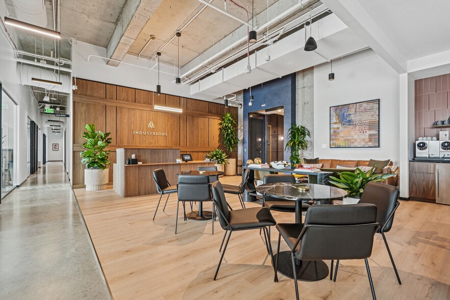 More Photos Of 600 S Tryon St, Charlotte Office For Lease