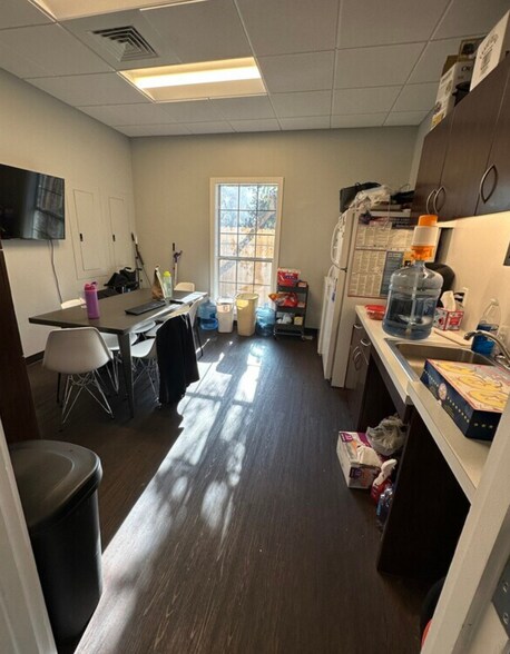 More Photos Of 12335 Hymeadow Dr, Austin Office For Sale