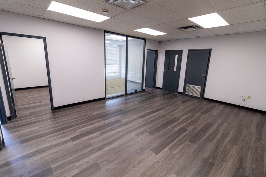 More Photos Of 3501 23rd St NE, Calgary Warehouse For Lease