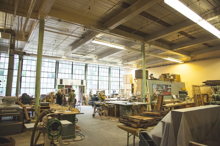 More Photos Of 250 Mill St, Taylors Restaurant For Lease