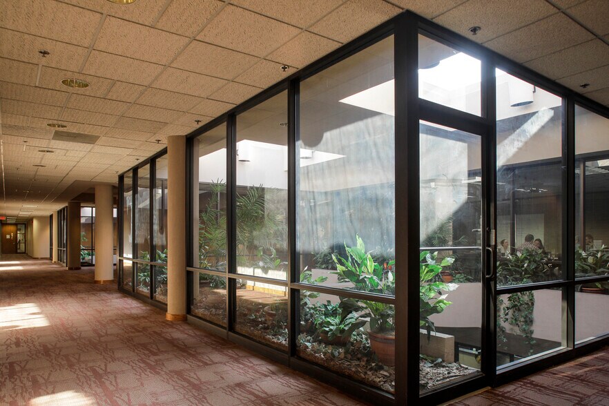 More Photos Of 620 W Erie Blvd, Syracuse Medical For Lease