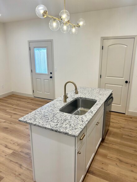 More Photos Of 2 S Hunsley Hills Blvd, Canyon Apartments For Sale