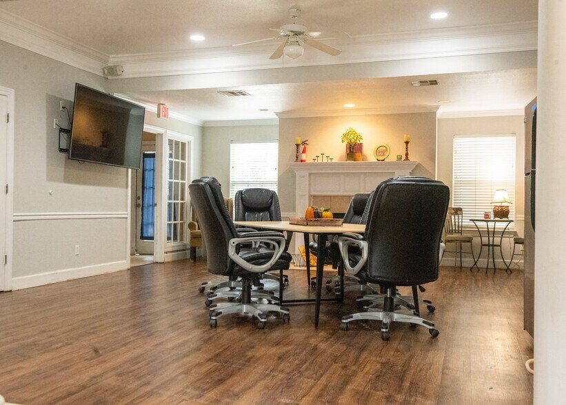 More Photos Of 141 Market St, Monticello Apartments For Sale
