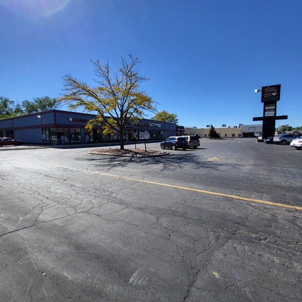 Primary Photo Of 501-507 E Saint Charles Rd, Villa Park Freestanding For Lease