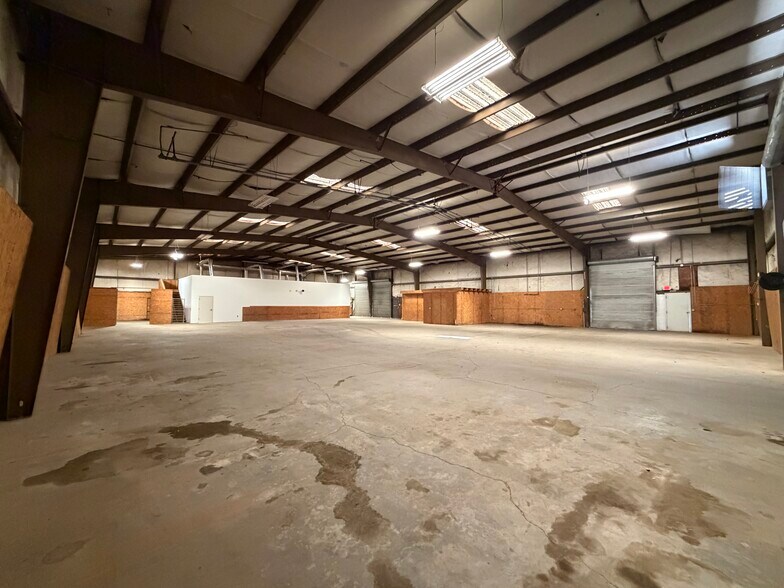 More Photos Of 2367 Rockaway Industrial Blvd, Conyers Industrial For Lease