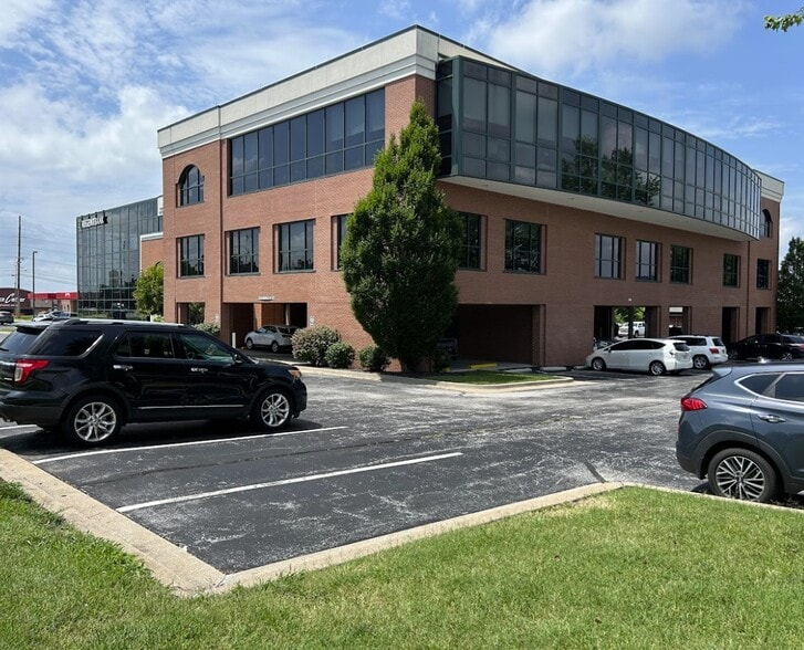 More Photos Of 3271 E Battlefield St, Springfield Office For Lease