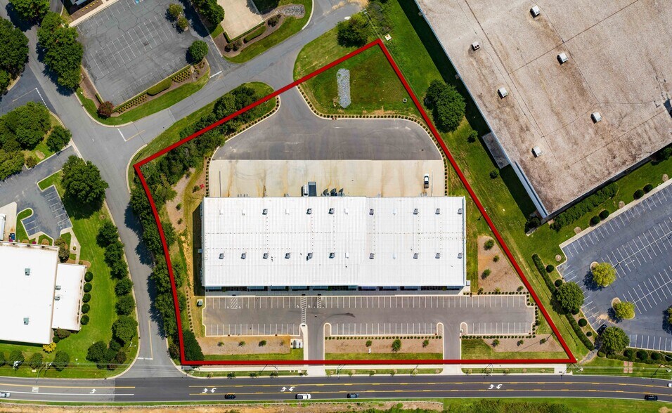 More Photos Of 15050 Choate Cir, Charlotte Light Manufacturing For Lease