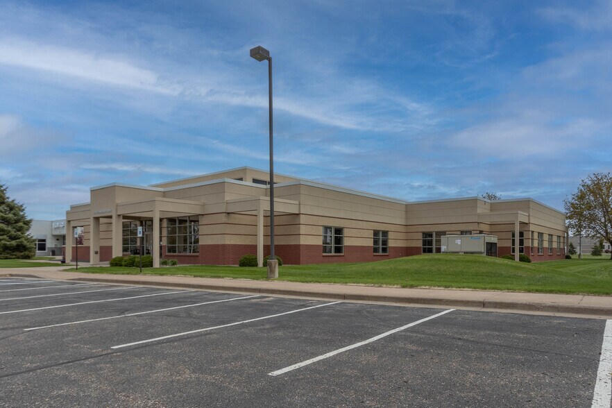 More Photos Of 401 Technology Dr E, Menomonie Office For Sale