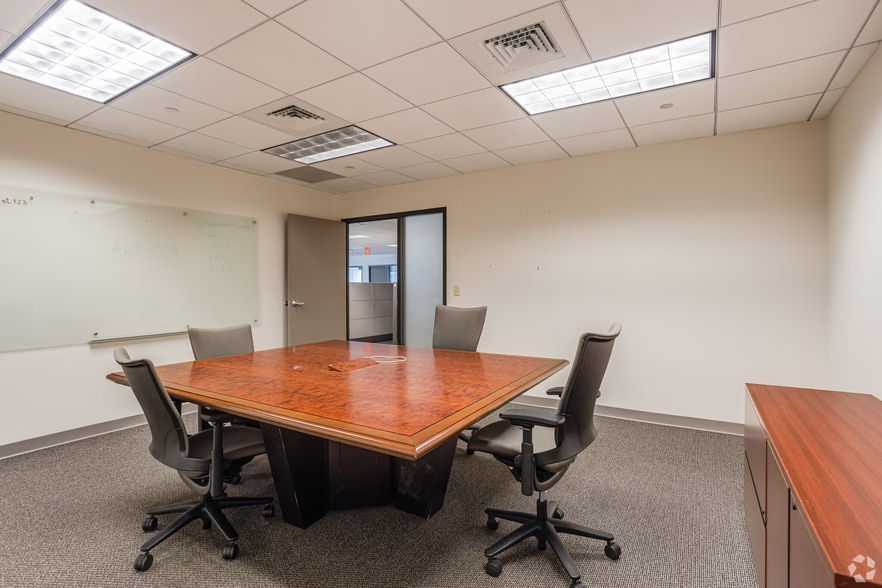 More Photos Of 2 Granite Ave, Milton Office For Lease