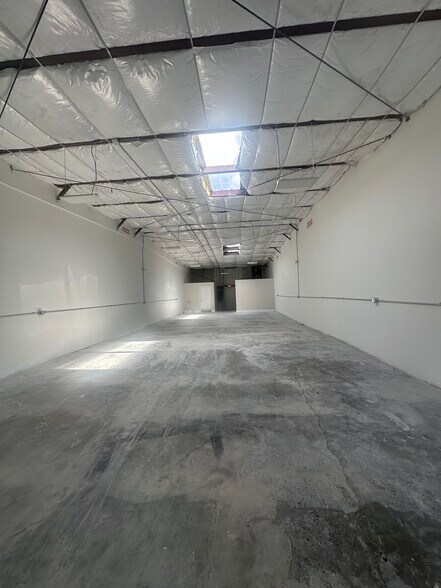 More Photos Of 8910 N Fork Dr, North Fort Myers Warehouse For Lease
