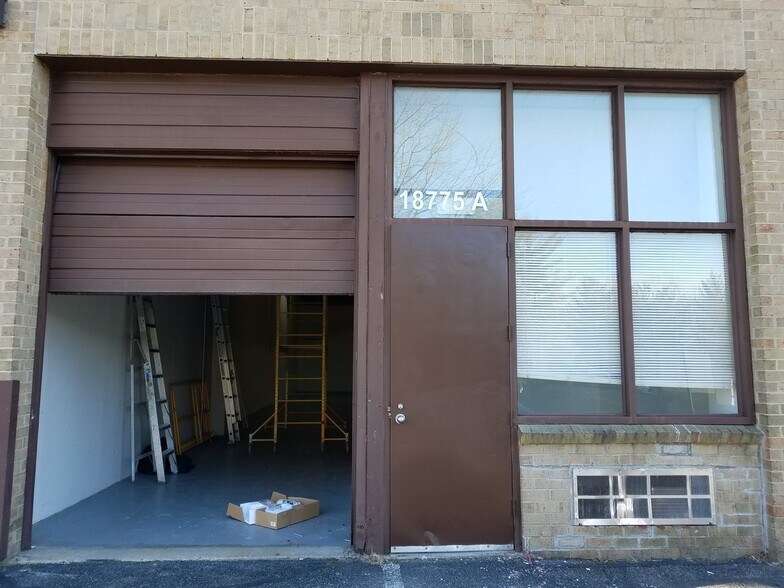 More Photos Of 18775 N Frederick Rd, Gaithersburg Warehouse For Lease