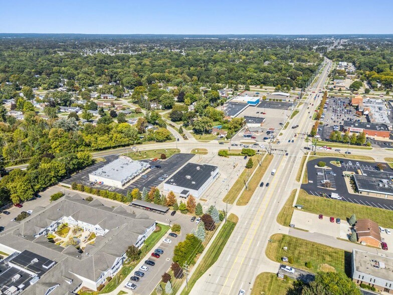 More Photos Of 36485 Garfield Rd, Clinton Township General Retail For Sale