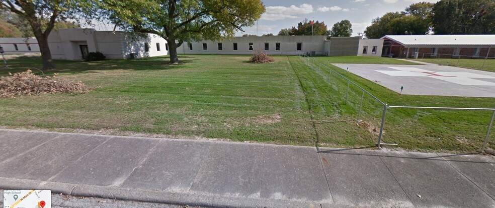 More Photos Of 400 W Webb St, Carmi Rehabilitation Center For Sale