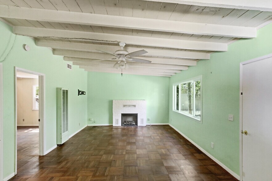 More Photos Of 4833 College Oak Dr, Sacramento Multifamily For Sale