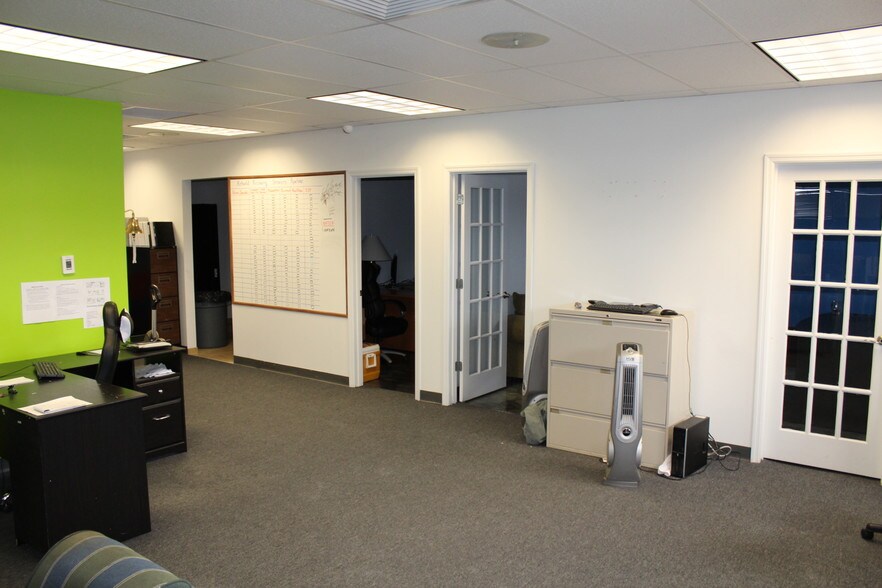 More Photos Of 3701 N St. Peters Pky, Saint Peters Office For Sale