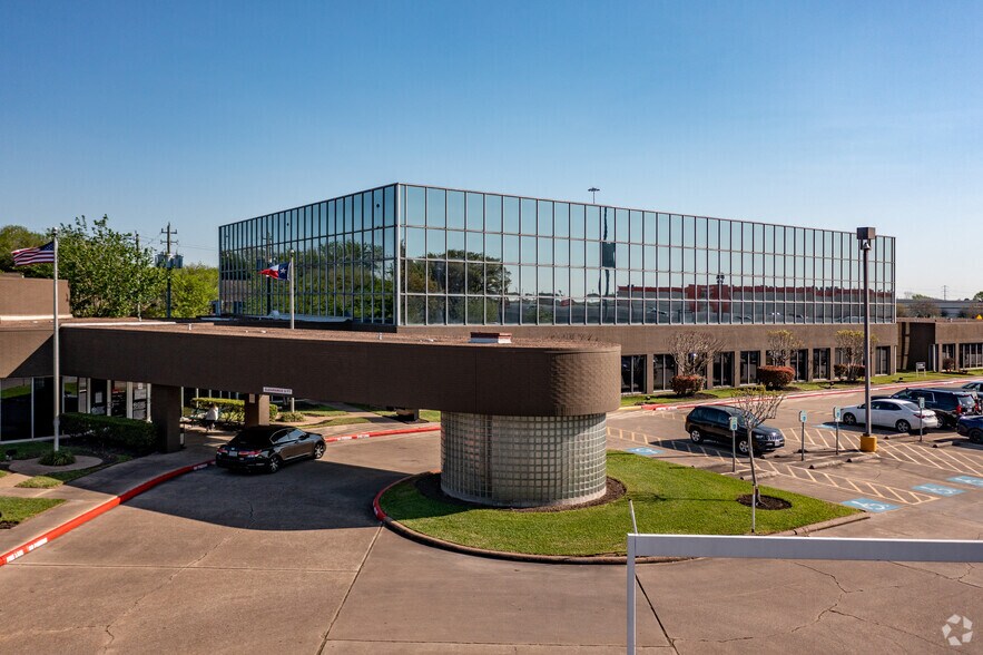 More Photos Of 3737-3743 Red Bluff Rd, Pasadena Office For Lease