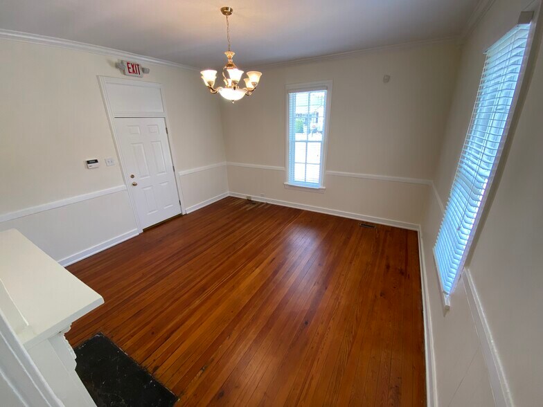 More Photos Of 702 McKinley Ave NE, Huntsville Office Residential For Sale