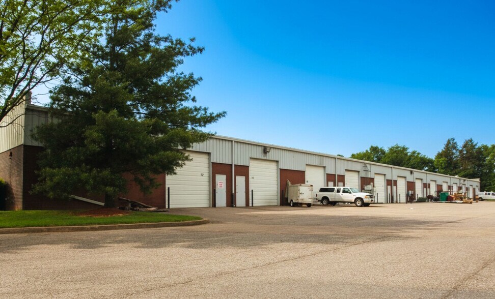 More Photos Of 8003 Vinecrest Ave, Louisville Light Manufacturing For Lease