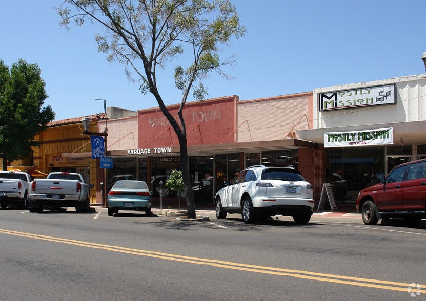 More Photos Of 8310-8312 La Mesa Blvd, La Mesa Storefront For Lease
