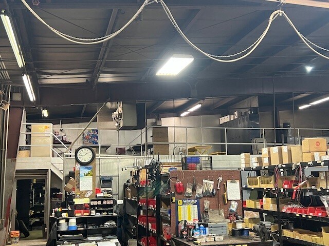 More Photos Of 101 E Chestnut St, Chilton Industrial For Sale