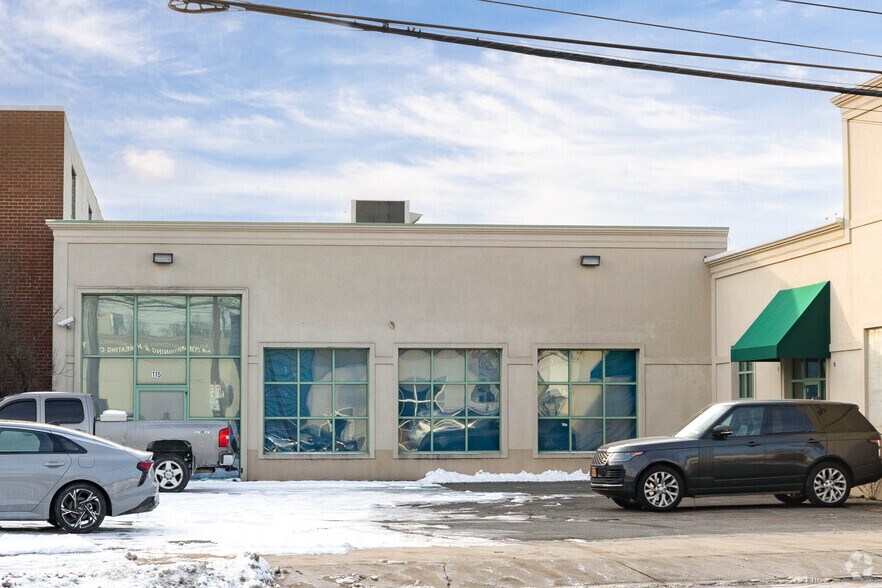 More Photos Of 115-117 Herricks Rd, New Hyde Park Warehouse For Lease
