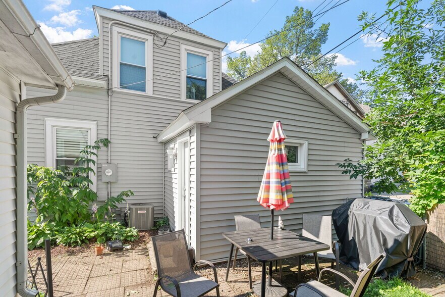 More Photos Of 1704 Jefferson St NE, Minneapolis Apartments For Sale