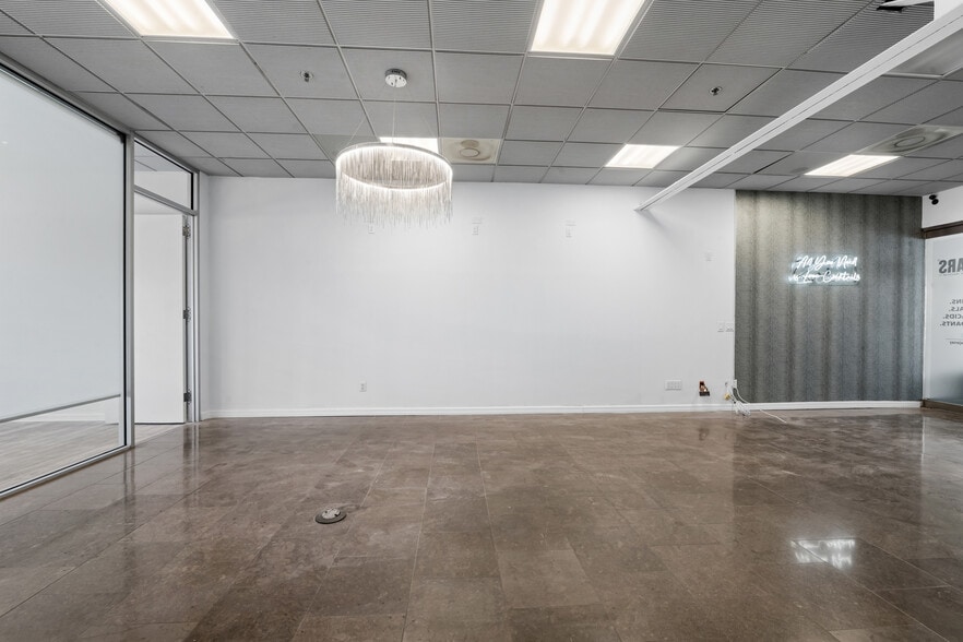 More Photos Of 115 River Rd, Edgewater Restaurant For Lease