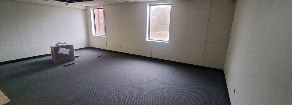 More Photos Of 1120 Oak Hill Ave, Youngstown Warehouse For Lease