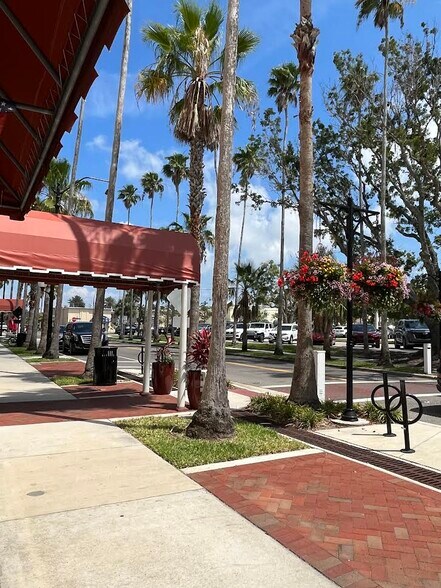 More Photos Of 214-256 Tampa Ave W, Venice Apartments For Sale