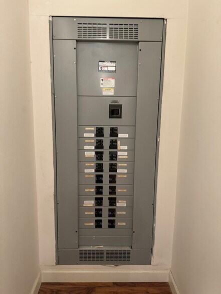 More Photos Of 1608 20th St NW, Washington Storefront Retail Office For Lease