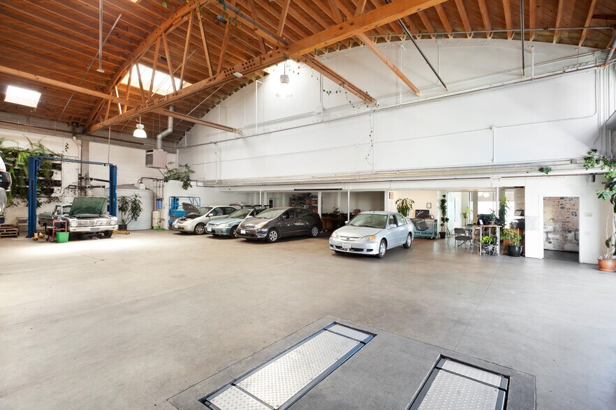 More Photos Of 475 9th St, San Francisco Warehouse For Lease
