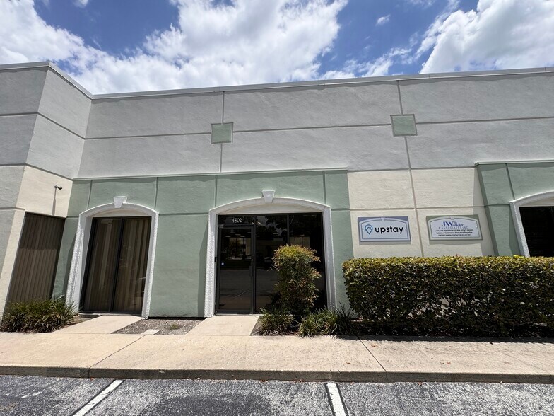 More Photos Of 4780-4806 N Orange Blossom Trl, Orlando Showroom For Lease