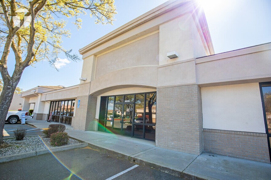 More Photos Of 9591 Laguna Springs Dr, Elk Grove Freestanding For Lease