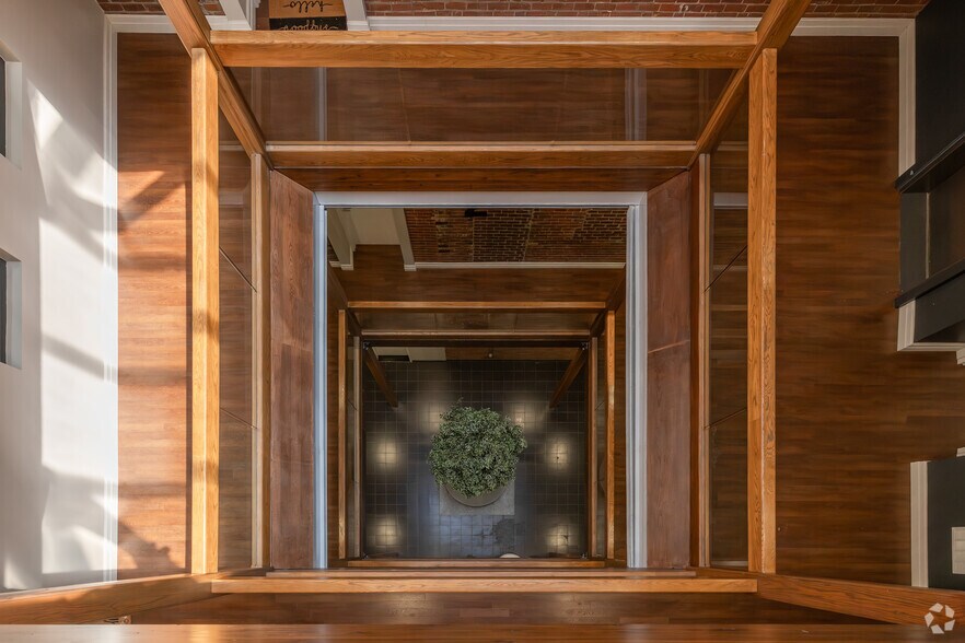 More Photos Of 105 Court St, New Haven Apartments For Lease