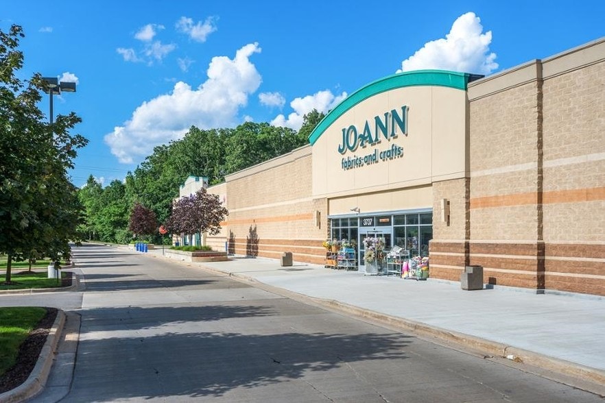 More Photos Of 3737 Carpenter Rd, Ypsilanti Freestanding For Lease