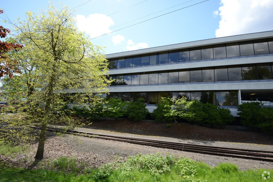 More Photos Of 6420 S Macadam Ave, Portland Office For Lease