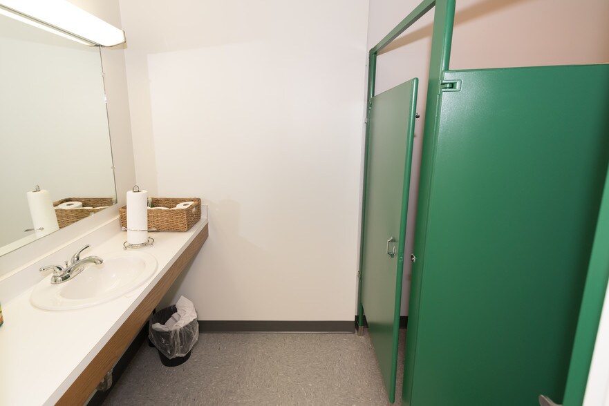 More Photos Of 8441 Belair Rd, Nottingham Medical For Lease