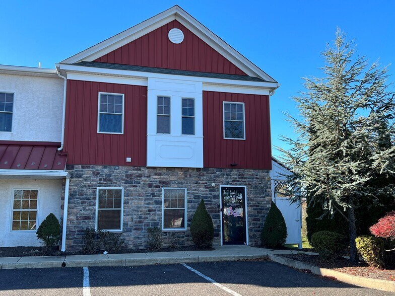 More Photos Of 6069 Kellers Church Rd, Pipersville Office For Sale
