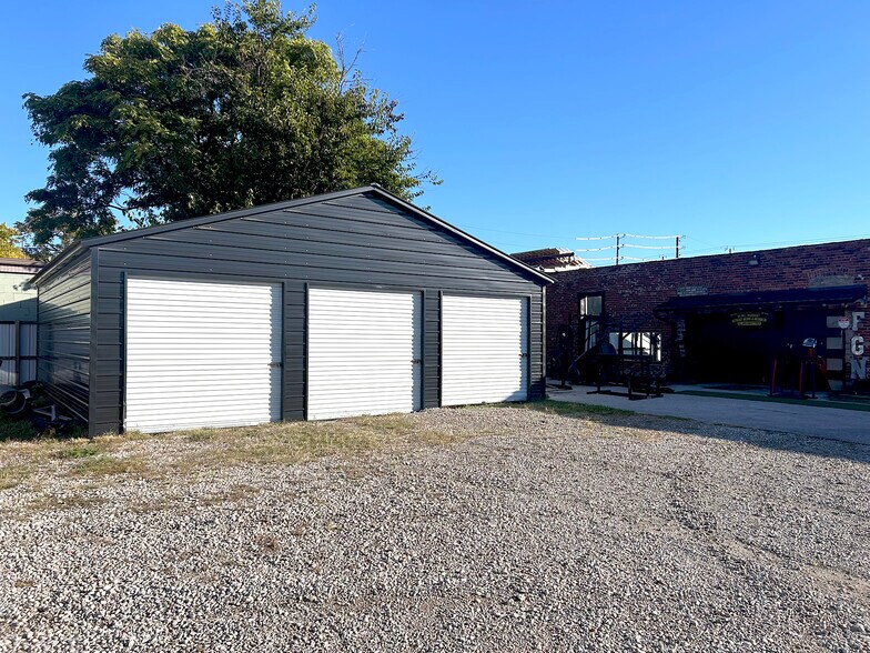 More Photos Of 1628 E Bates St, Indianapolis Warehouse For Sale