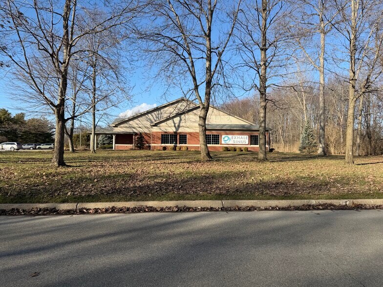 Primary Photo Of 810 Park Pl, Mishawaka Medical For Lease