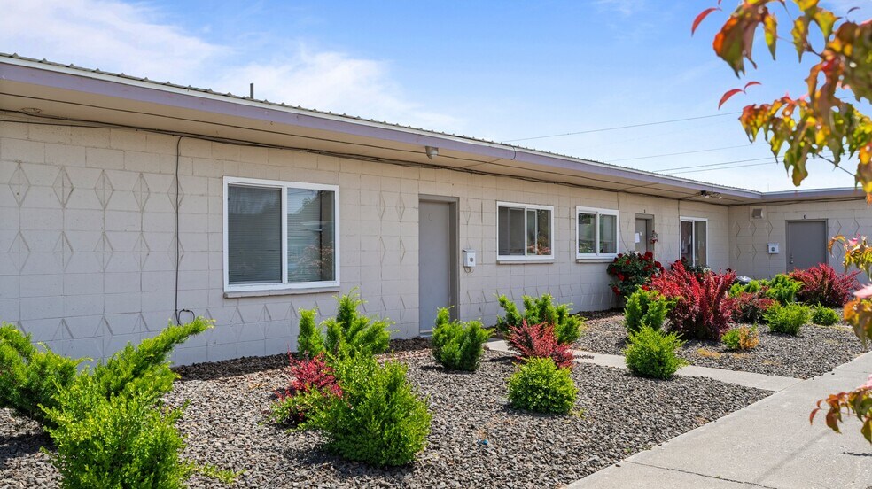 More Photos Of 124-132 W Shoshone St, Pasco Apartments For Sale