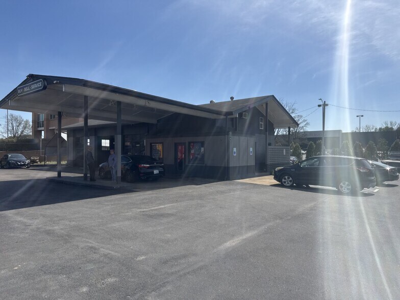 More Photos Of 308 E Six Forks Rd, Raleigh Auto Repair For Lease