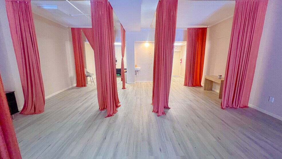 More Photos Of 27 N Maple Ave, Marlton Unknown For Lease