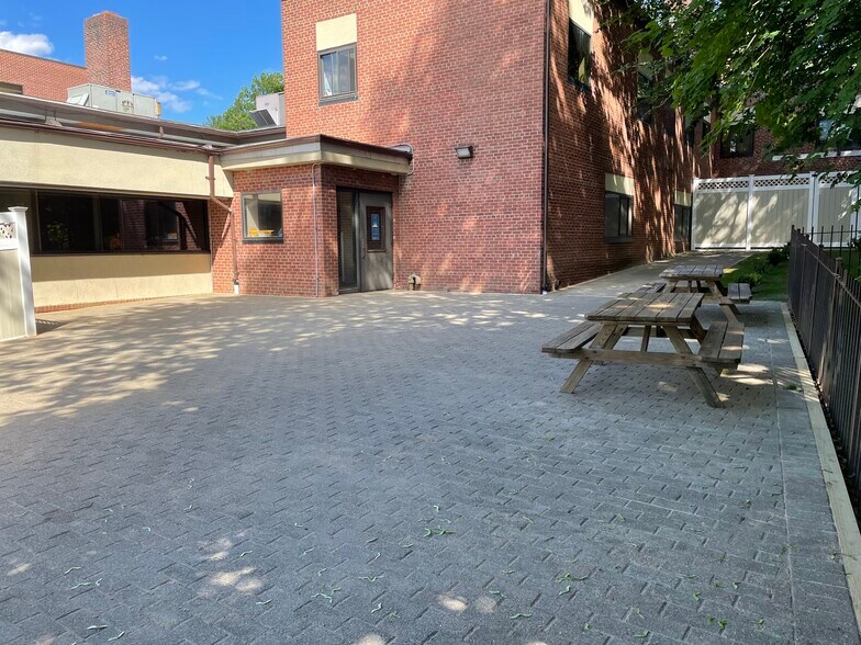 More Photos Of 272 N Bedford Rd, Mount Kisco Medical For Lease