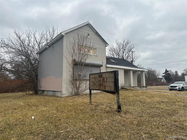 More Photos Of 1102 Pasadena Ave, Flint General Retail For Sale
