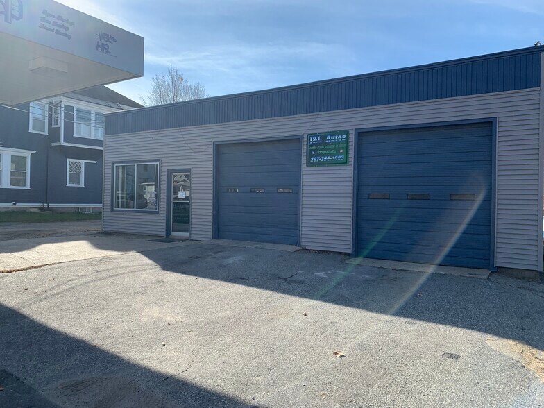 Primary Photo Of 29 Main St, Limerick Service For Lease