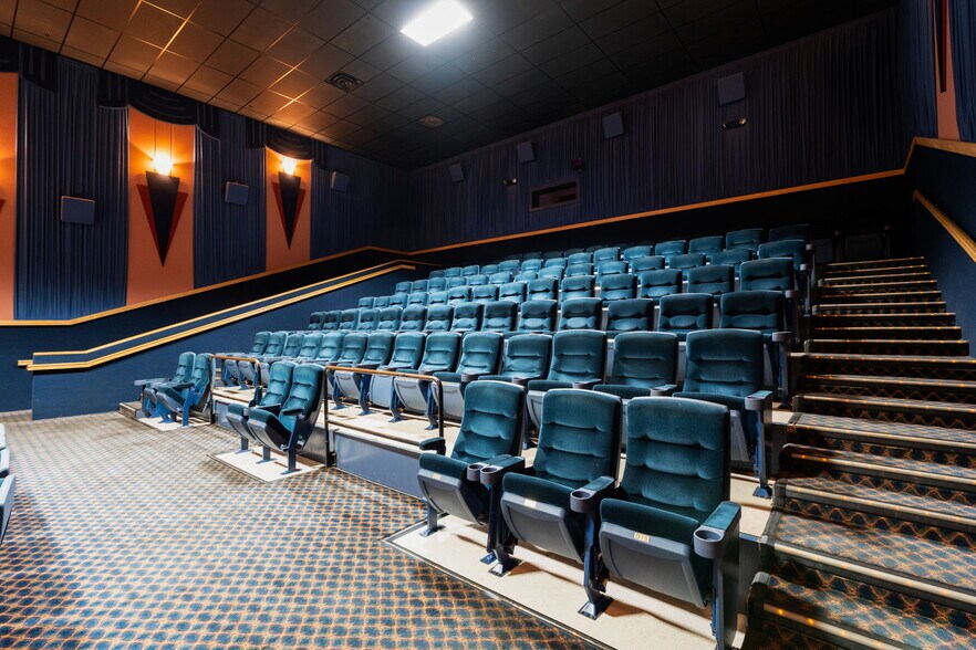 More Photos Of 400 Follett St, Lemoore Freestanding For Sale