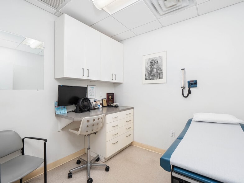 More Photos Of 35 E 85th St, New York Apartments For Sale